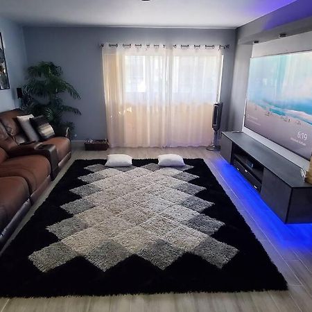 Fully Furnished, Beautiful, Spacious Two Bedroom Condo Lauderhill Bagian luar foto