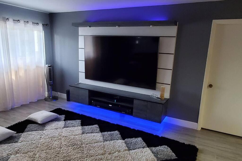 Fully Furnished, Beautiful, Spacious Two Bedroom Condo Lauderhill Bagian luar foto