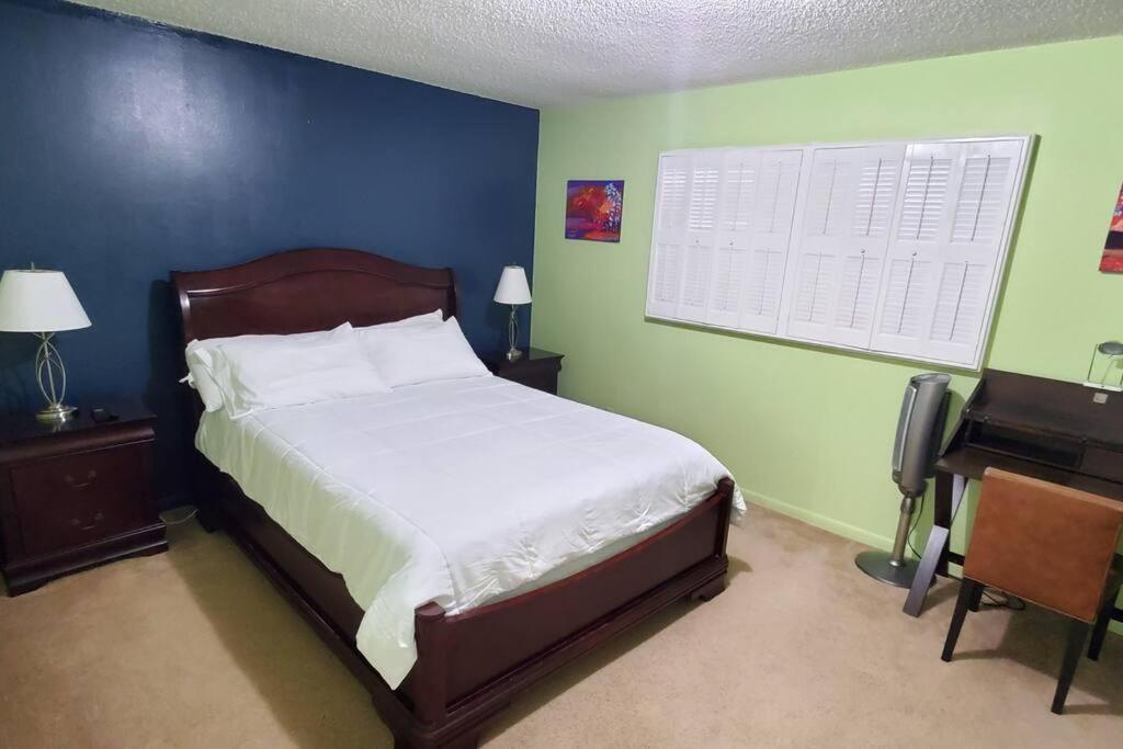 Fully Furnished, Beautiful, Spacious Two Bedroom Condo Lauderhill Bagian luar foto