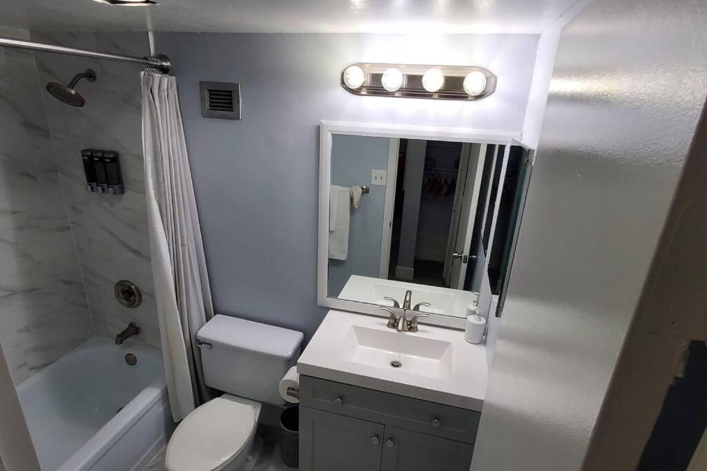 Fully Furnished, Beautiful, Spacious Two Bedroom Condo Lauderhill Bagian luar foto