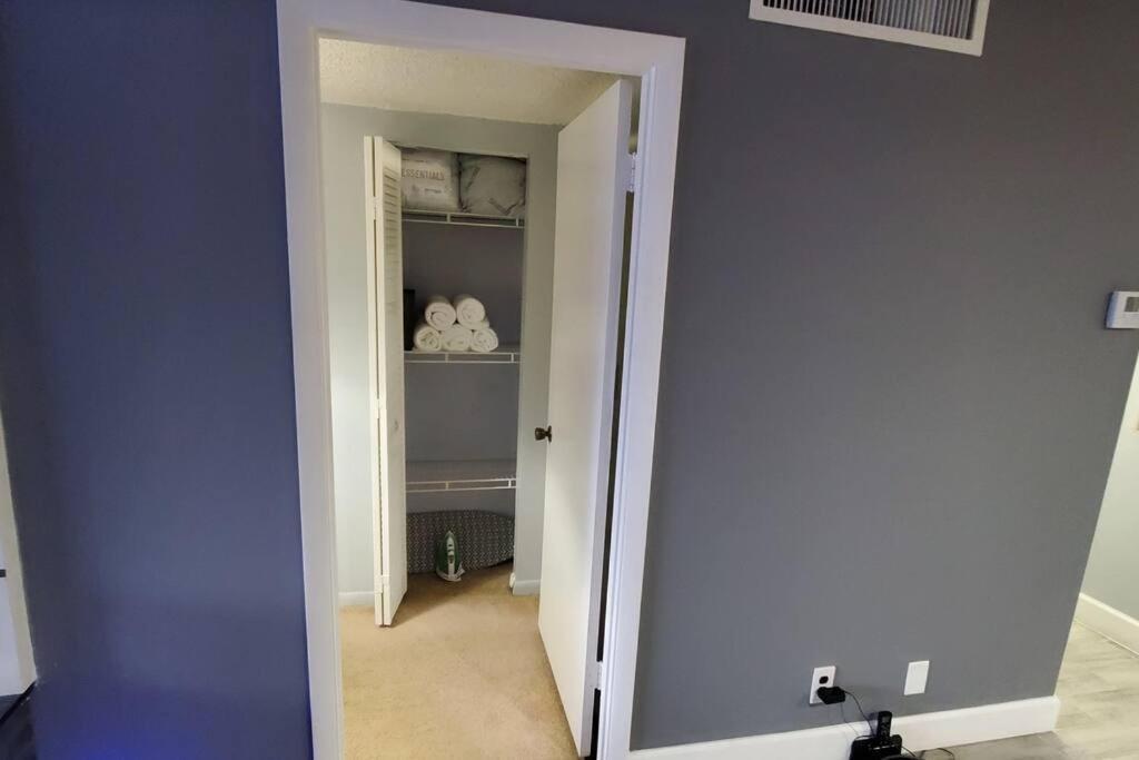 Fully Furnished, Beautiful, Spacious Two Bedroom Condo Lauderhill Bagian luar foto